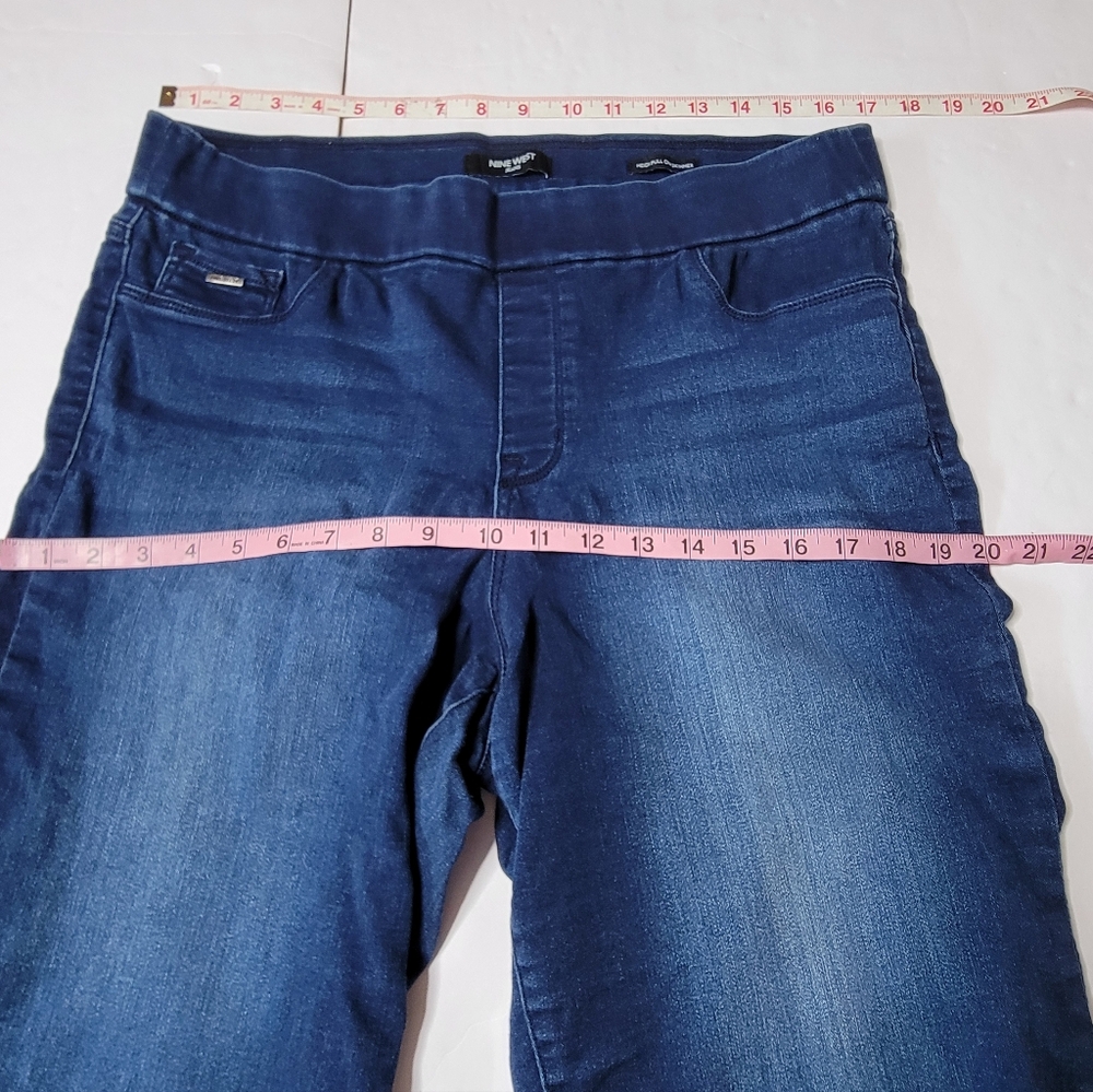 Nine West Pull-On Denim Bermuda Shorts Size 14 Dark Wash Stretch - Picture 6 of 9